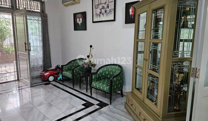 Dijual Rumah Mewah 2 Lantai di Kebon Jeruk 1