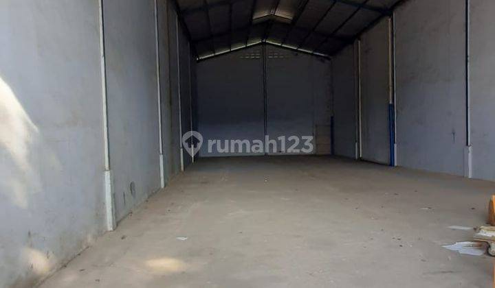Disewakan gudang Komp Gudang Kamal Business Center luas Bangunan 300 M2 1
