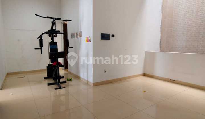 O Dijual Rumah 3Lantai di Bojong Indah, Jakarta Barat