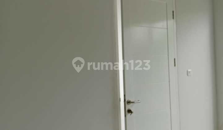 For Sale 2.5-story residential house in Duri Kosambi Baru Housing, West Jakarta For Sale 2.5-story residential house in Duri Kosambi Baru Housing, West Jakarta