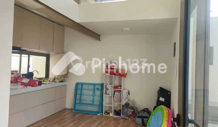 DIJUAL RUMAH 3 LANTAI PERUMAHAN PURI HERITAGE 11 TYPE 7 2