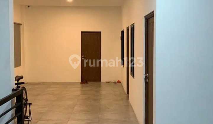 FOR SALE: 4.5-STORY ATTACHED SHOPHOUSE FULLY RENOVATED IN TAMAN SARI AREA, WEST JAKARTA 2