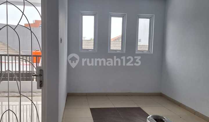 For Quick Sale l 2-story House in Buana Gardenia Housing, Tangerang. Land 70 m2, Building Area 100 m2