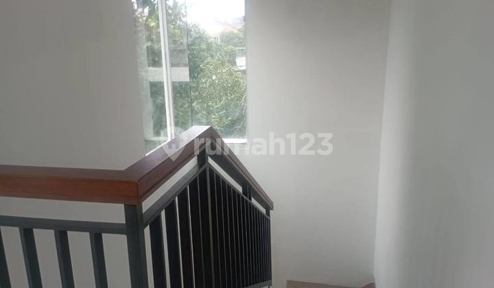 DIJUAL RUMAH CANTIK 2 LANTAI DI METRO MARINA ANCOL,JAKARTA UTARA 2