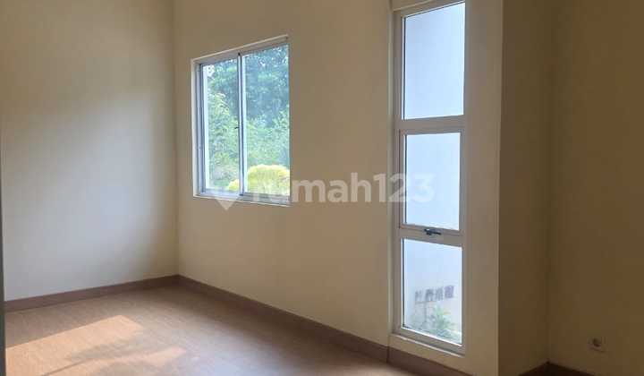 FOR SALE QUICKLY 2-STORY HOUSE IN SUMARECON GADING SERPONG, DARWIN CLUSTER 2