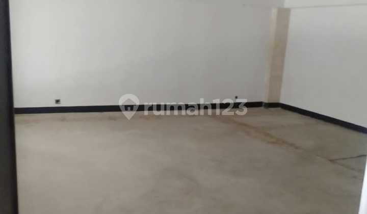 FOR SALE/RENT 5-STORY BUILDING ON DAAN MOGOT/CENGKARENG STREET FOR SALE/RENT 5-STORY BUILDING ON DAAN MOGOT/CENGKARENG STREET