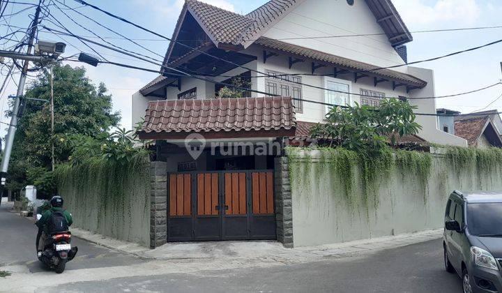 Dijual Rumah mewah di Bambu Kuningan kebayoran baru jakarta Selatan dapat bonus mobil Mercy 1