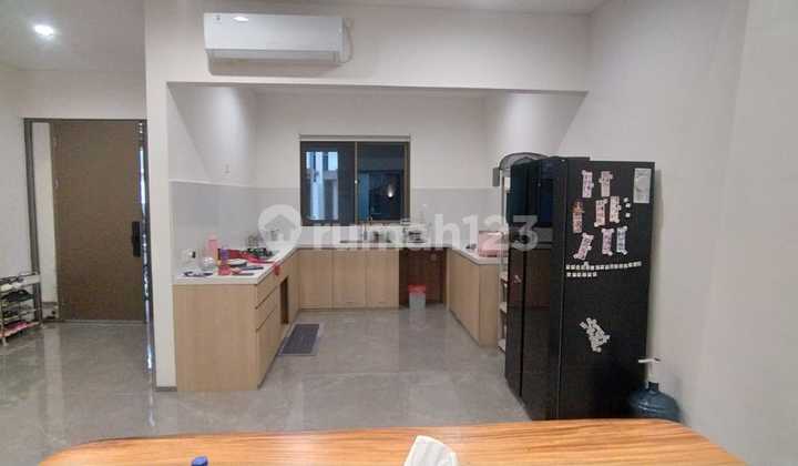 DIJUAL RUMAH 3 LANTAI DI PURI 11 HERITAGE,KARANG TENGAH,TANGERANG 2