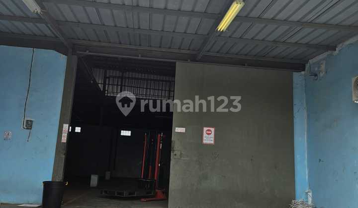 FOR SALE/LEASE WAREHOUSE 800M2 BUILDING IN DPR PLOT, CIPONDOH