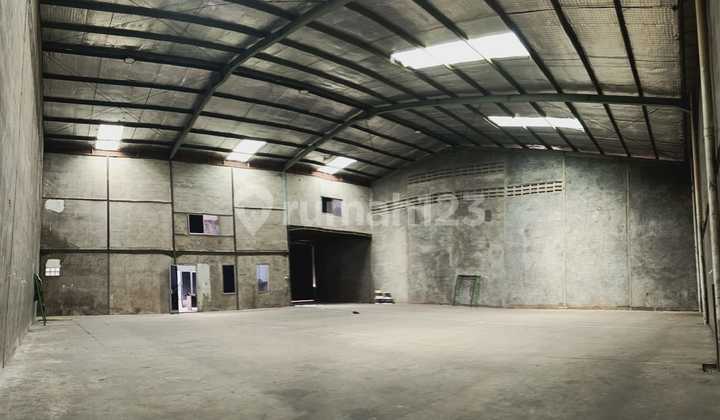 Warehouse for Rent in Karawaci, Tangerang, Area 540 M2 Warehouse for Rent in Karawaci, Tangerang, Area 540 M2