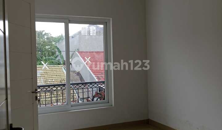 o For Sale 2.5-story house measuring 5.3 x 14 in Duri Kosambi Baru Housing Complex o For Sale 2.5-story house measuring 5.3 x 14 in Duri Kosambi Baru Housing Complex