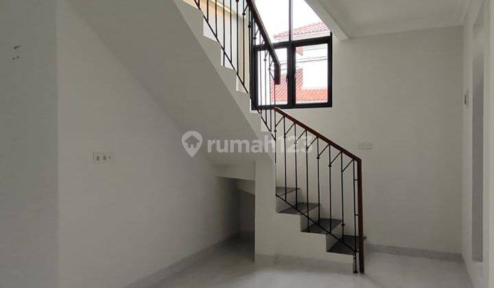 Dijual Rumah Siap Renov di Kompleks Nusa Loka 1