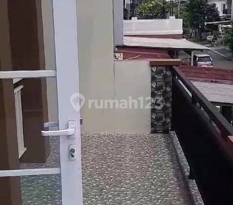 Rumah 2 Lantai Nyaman Terawat di Kota Wisata Cibubur 2