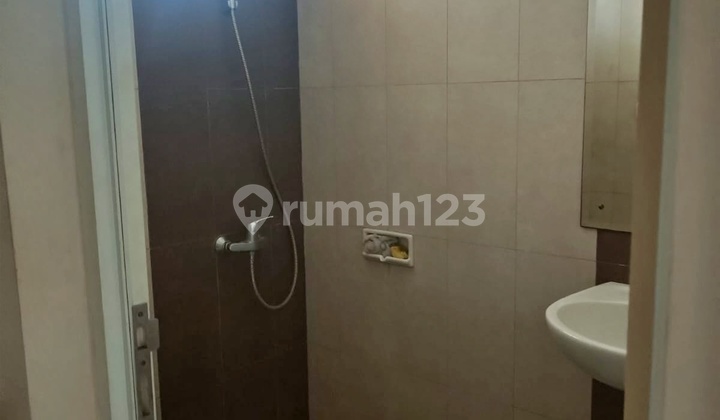 Rumah 2 Lantai Siap Huni dan Strategis di Legenda Wisata Cibubur 2