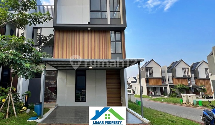 3-Storey Hook House Ready to Occupied Good Price in Cibubur Tourist City