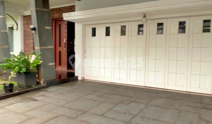 Rumah Second Boulevard Full Furnish di Kota Wisata Cibubur 2