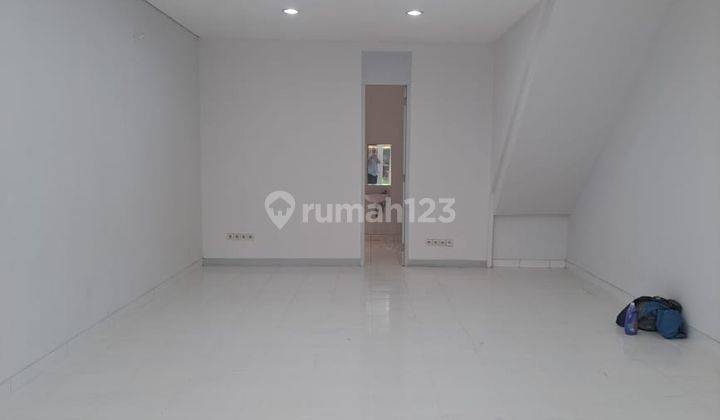 Disewakan Ruko 3 Lantai Siap Huni dan Strategis Citragran Cibubur 2