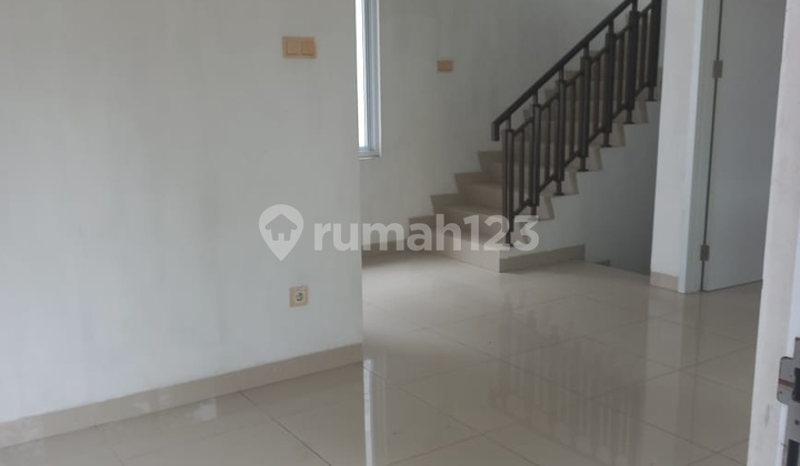 Rumah Nyaman Terawat Harga Bagus di Cibubur Country 2