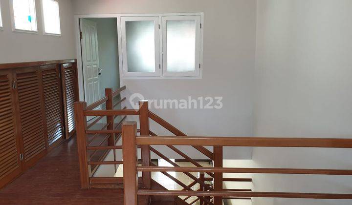 Disewakan Rumah di Puri indah 4
