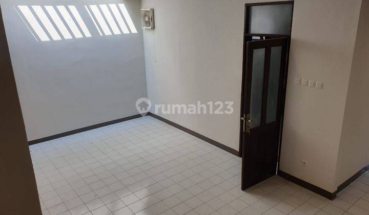 Disewakan Rumah di Puri indah 9