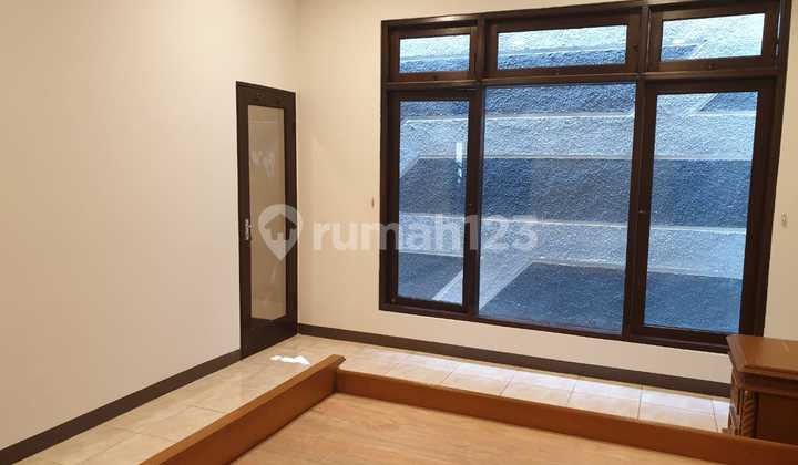 Disewakan Rumah di Puri indah 16