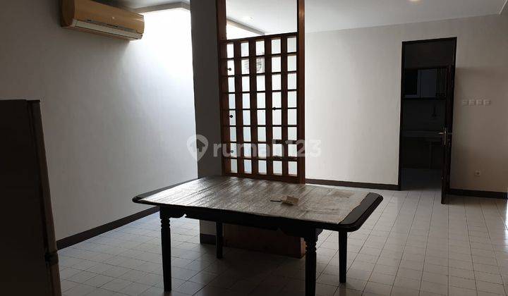 Disewakan Rumah di Puri indah 18