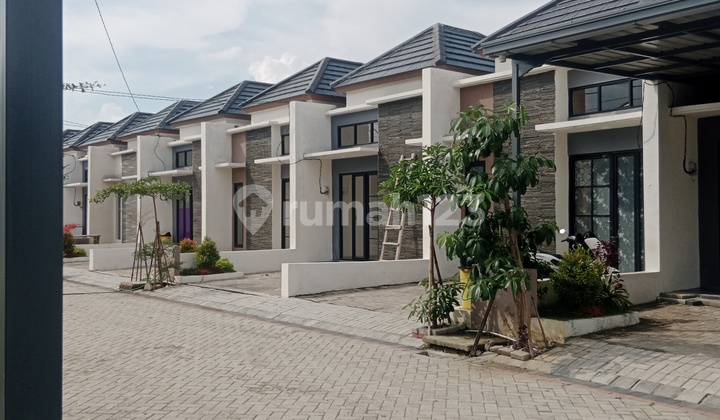 Rumah Baru Lokasi Strategis Siap Huni Bebas Banjir SHM