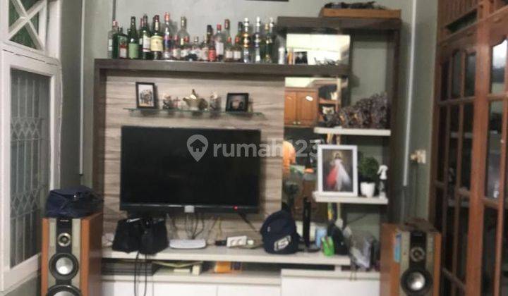 Dijual Rumah 2 lantai siap huni di medang lestari 1