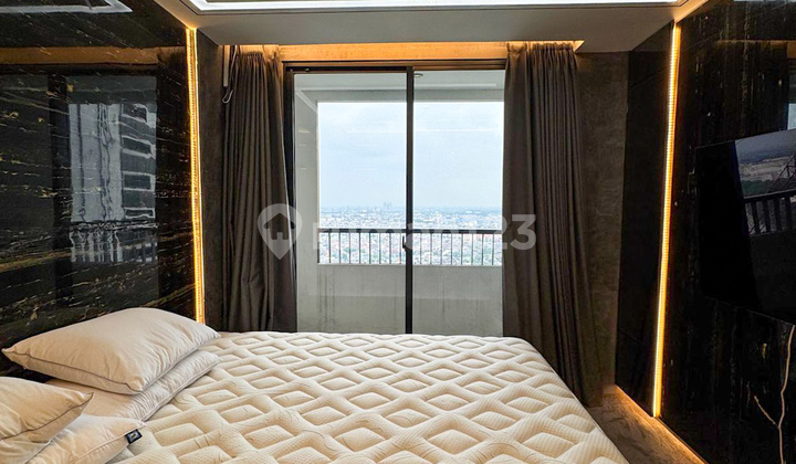 For Sale: Collins Boulevard Gading Serpong Apartment, Fully Furnished Luxury