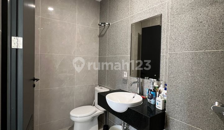 Dijual Rumah Cantik, Lingkungan Asri, Di Carson Summarecon Serpong 2