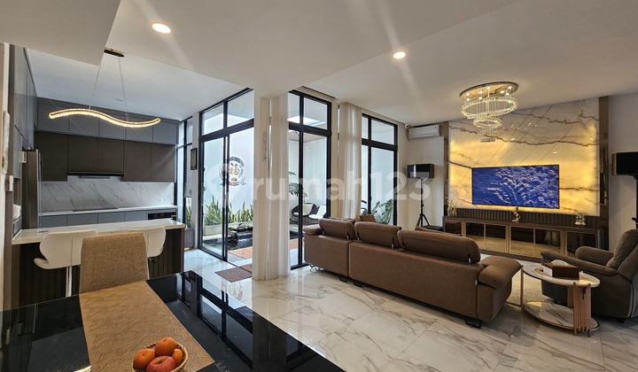 Turun Harga lagi Rumah Bagus, Siap Huni, Di Cluster Brava Himalaya Lippo Karawaci Central