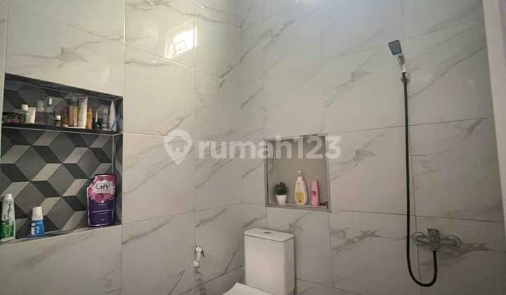 Dijual Cepat Rumah Rapi, Cantik, di Permata Lippo Karawaci 2