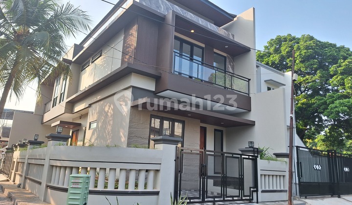 Dijual Rumah Brand New, Depan Taman, Lingkungan Asri, Di Villa Melati Mas