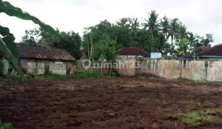 Tanah Murah Dekat Studio Alam Gamplong, SHM 1