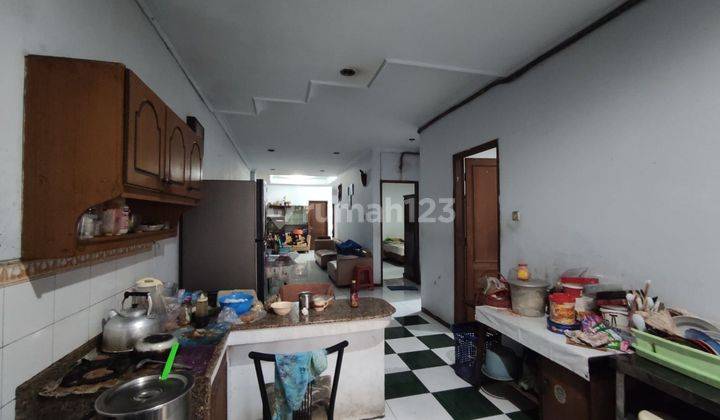 Ruko Murah 3 lantai di Jalan Raya Bogor 8