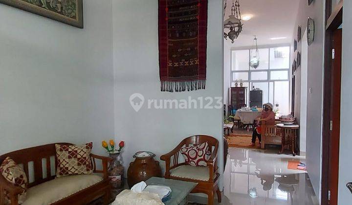 ruang tamu rumah di grand cimandala residence