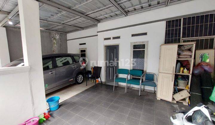 garasi/carport rumah sejuk di danau ciomas