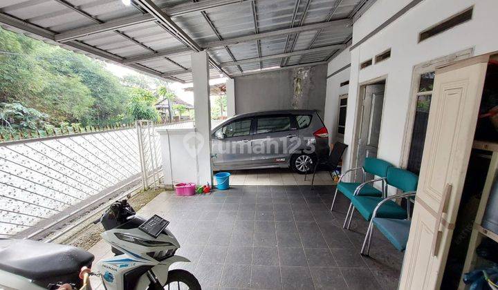 garasi/carport rumah sejuk di danau ciomas