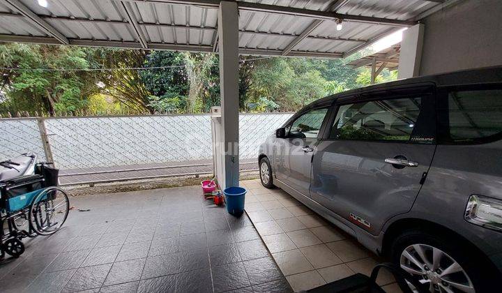 garasi/carport rumah sejuk di danau ciomas
