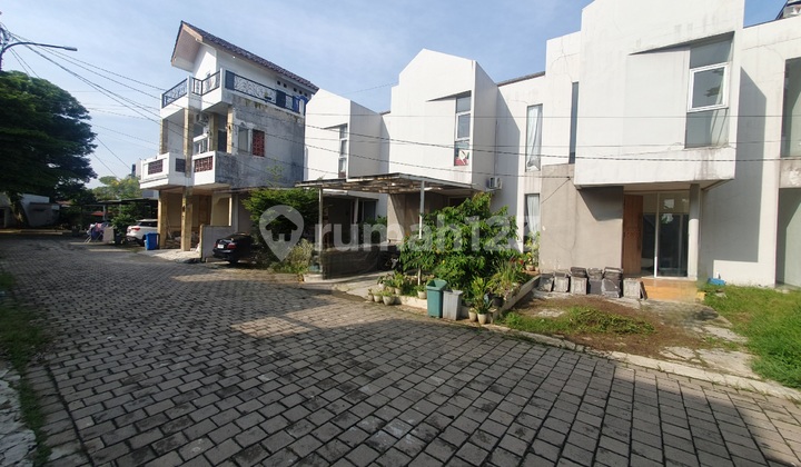 Rumah 2 Lantai Cluster Eksklusif The Spring Dekat Tol Yasmin