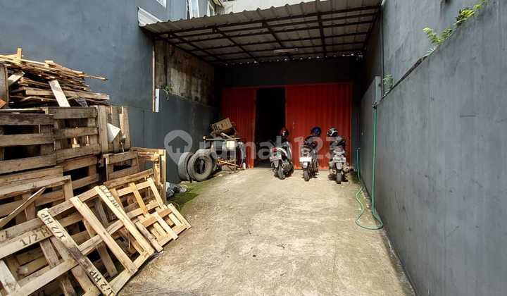 3-Story Ready-to-Occupy Shop House on Main Road Ibrahim Adji 2