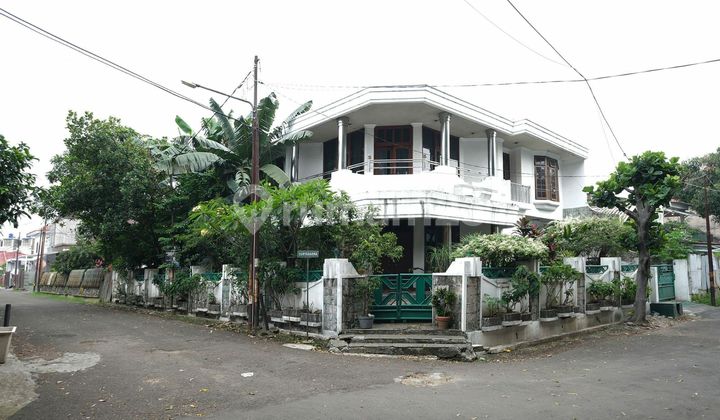 Rumah luas ditengah kota nyaman dan tenang di suryalaya baru 2