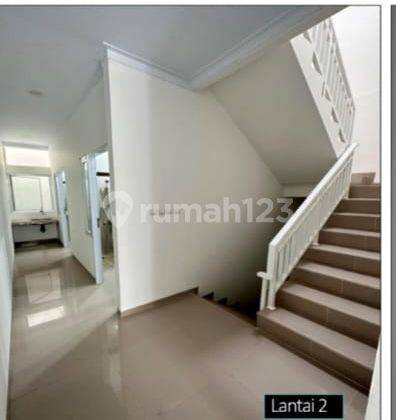 Disewakan gudang kapuk kamal raya. 
 10