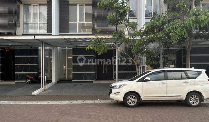 Rumah 2 Lantai Bagus di Golf Island Pantai Indah Kapuk, Jakarta Utara 1