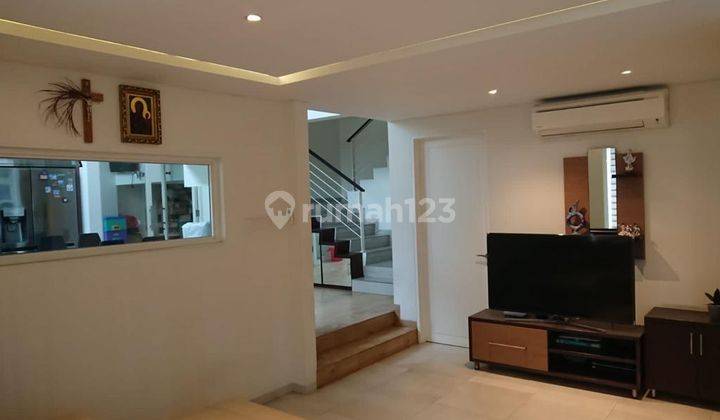 Rumah 4 Lantai Bagus Unfurnished SHM di Grisenda , Jakarta Utara 1