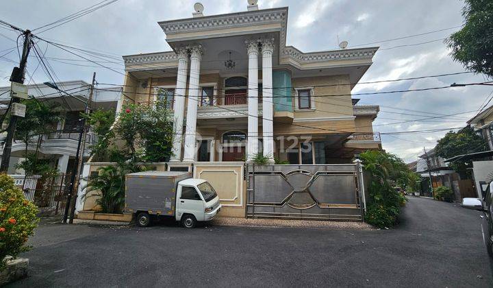 Rumah Mewah Hoek U Di Jelambar Kavling Polri 1