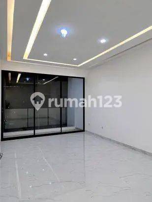 Rumah Pluit Barat
Brand New
SHM Bagus 2