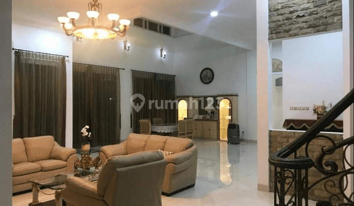 Rumah Mewah 2 Lantai Elang Laut SHM Furnished Bagus 2