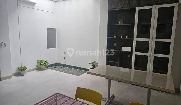 Rumah Cantik Piano 3 Lantai Bagus Furnish Uk 5x17,5 Siap Huni 2