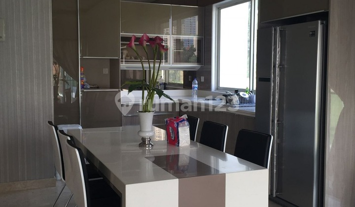 Golf Residence Fully Furnished House with Pool Kemayoran 8x25 Golf Residence Fully Furnished House with Pool Kemayoran 8x25